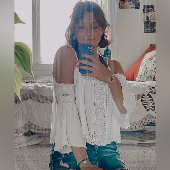 White Flowy Longsleeve Top - Picture 7 of 9